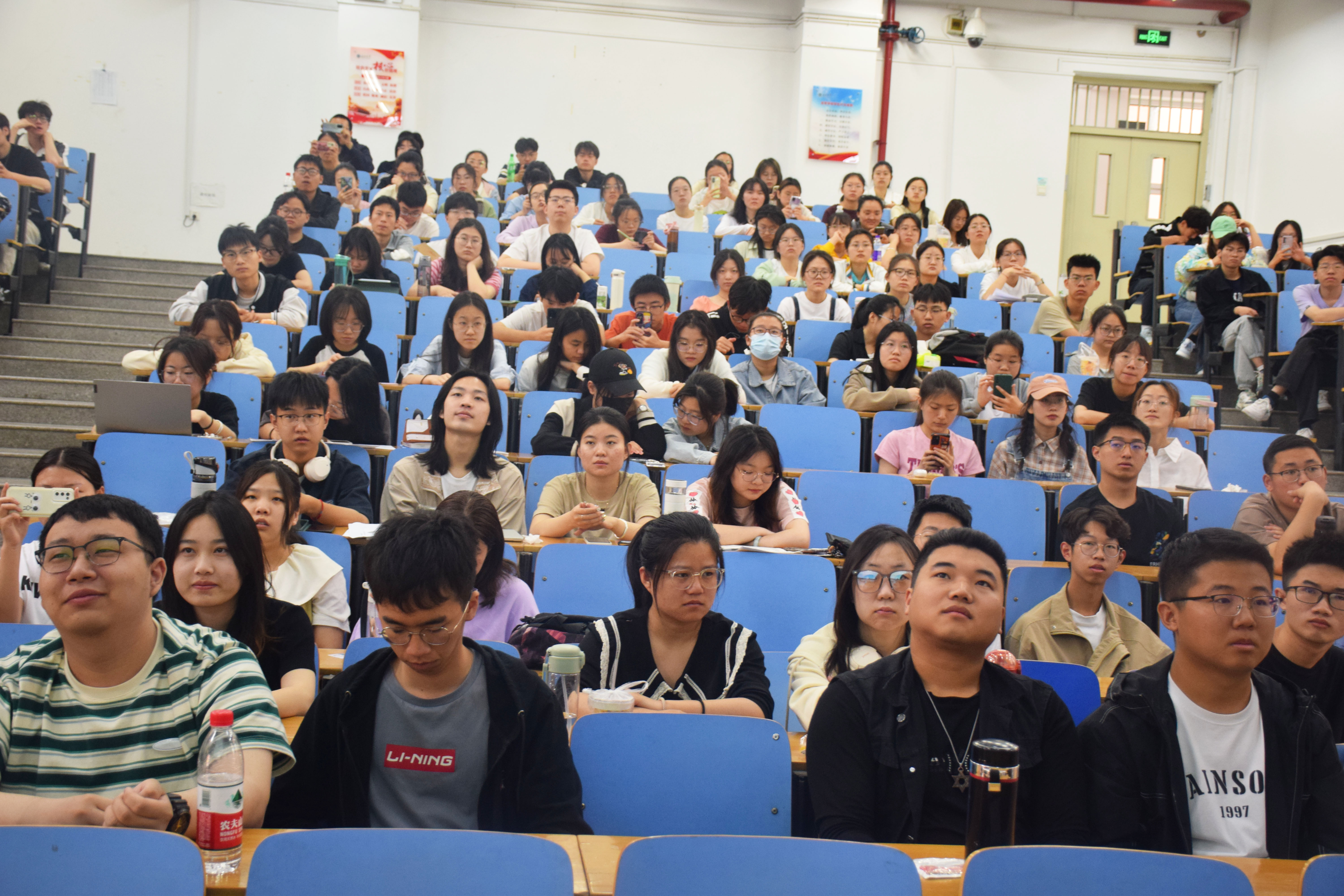 b74c26d0109c49d68a58ada2bcd348be.jpg